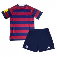 Camisa de Futebol Newcastle United Equipamento Secundário Infantil 2024-25 Manga Curta (+ Calças curtas)